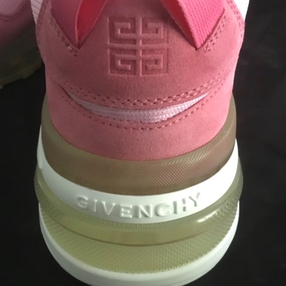100% Authentic Givenchy Light Runner Sneaker Pink Bubble Gum Size 40/9.5 - Picture 8 of 12